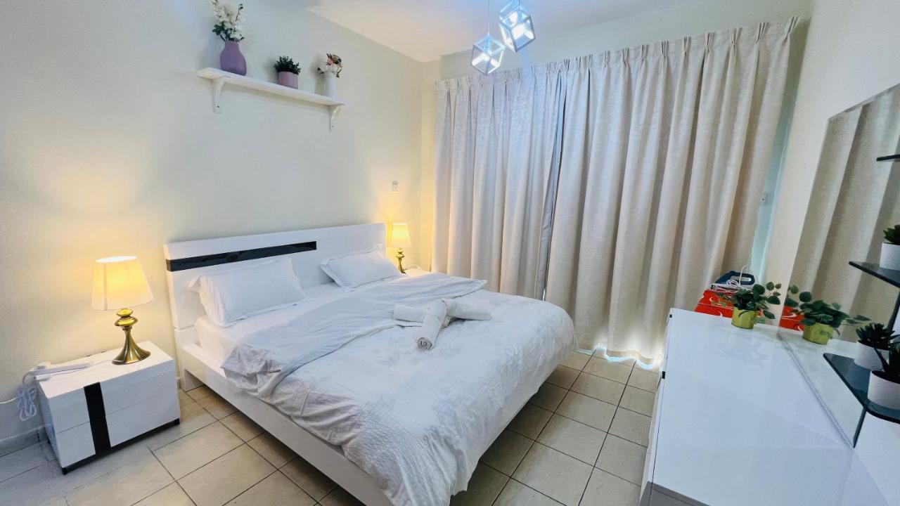 Newly Furnished Cozy One Bed Room Apartment 2 Bathroom City View Dubaj Exteriér fotografie