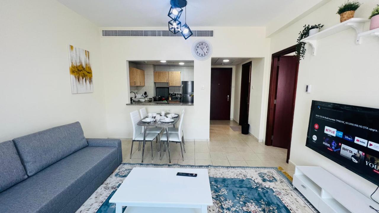 Newly Furnished Cozy One Bed Room Apartment 2 Bathroom City View Dubaj Exteriér fotografie
