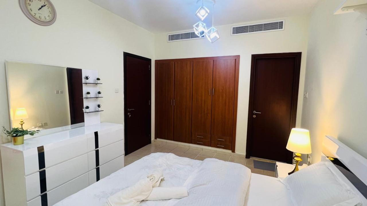 Newly Furnished Cozy One Bed Room Apartment 2 Bathroom City View Dubaj Exteriér fotografie