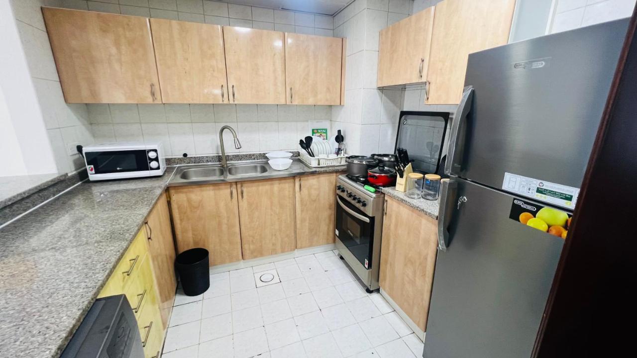Newly Furnished Cozy One Bed Room Apartment 2 Bathroom City View Dubaj Exteriér fotografie