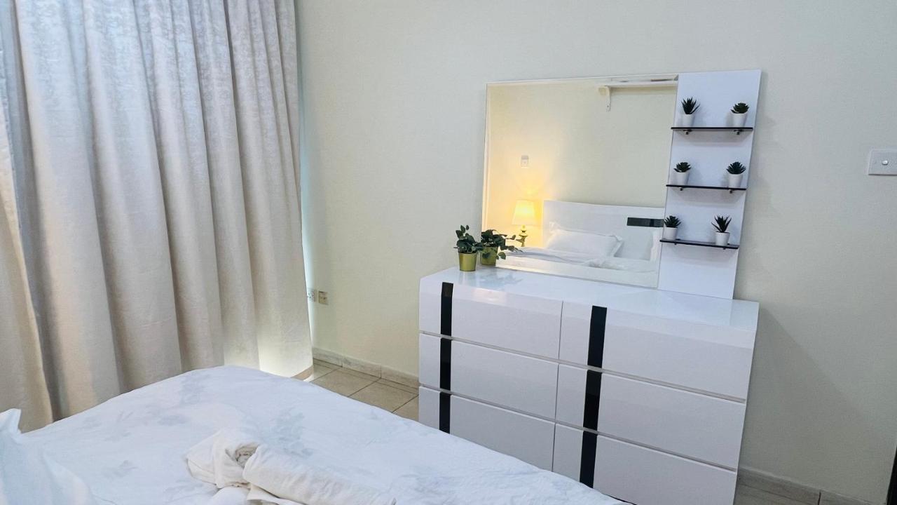 Newly Furnished Cozy One Bed Room Apartment 2 Bathroom City View Dubaj Exteriér fotografie